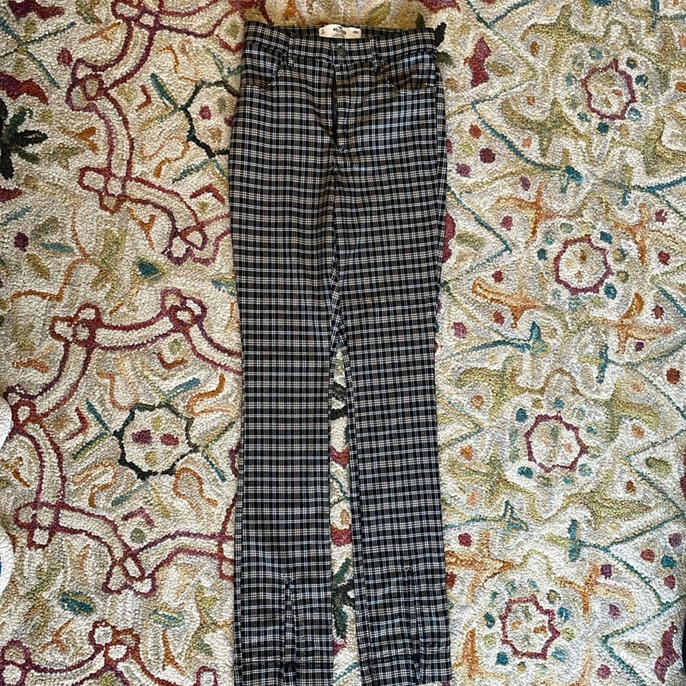 Hollister ultra high rise size S long black white tan plaid